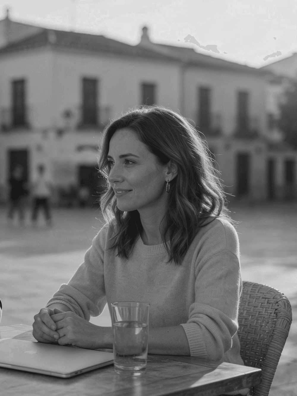 Vivir y trabajar en España - Asesoría de Extranjería con SLX Abogados de extranjería Vivir y trabajar en España - Asesoría de Extranjería con SLX Abogados de extranjería